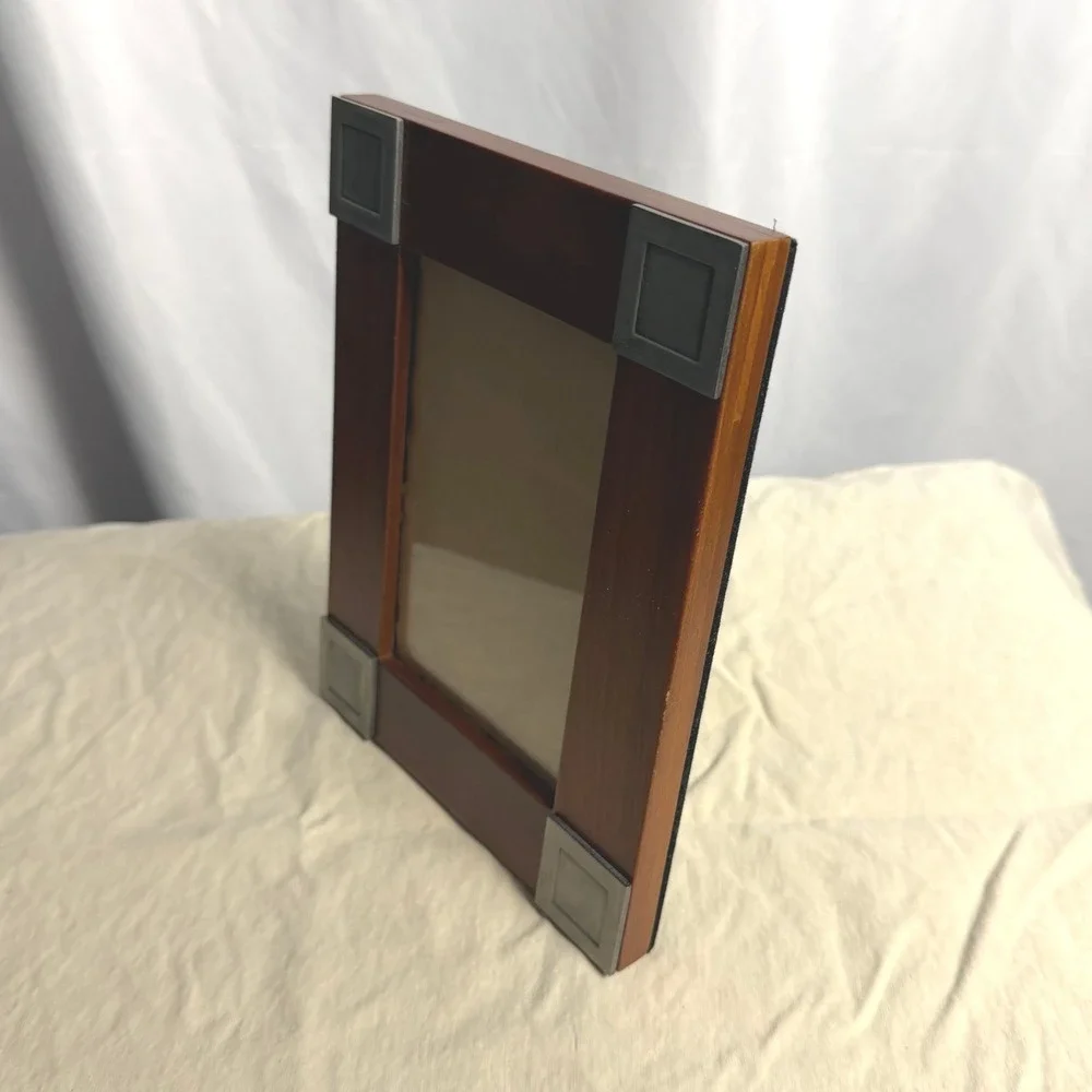Wooden Picture Frame Metal Corner Accents 3.5x5.5 Easel Back